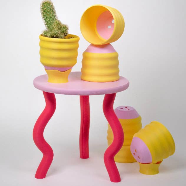 Wavy Plant Stand (3 colorways): Red + Pink